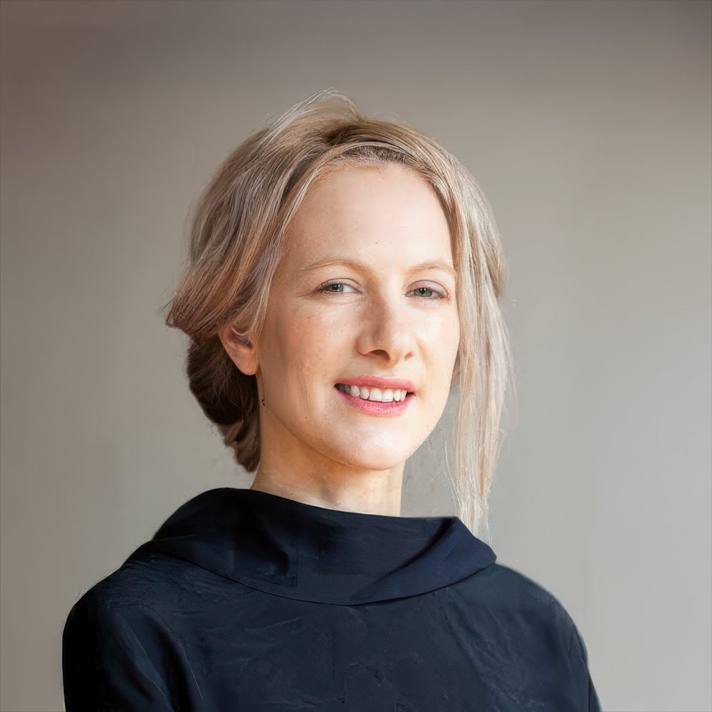 Portrait of Dr Rosalind Watts